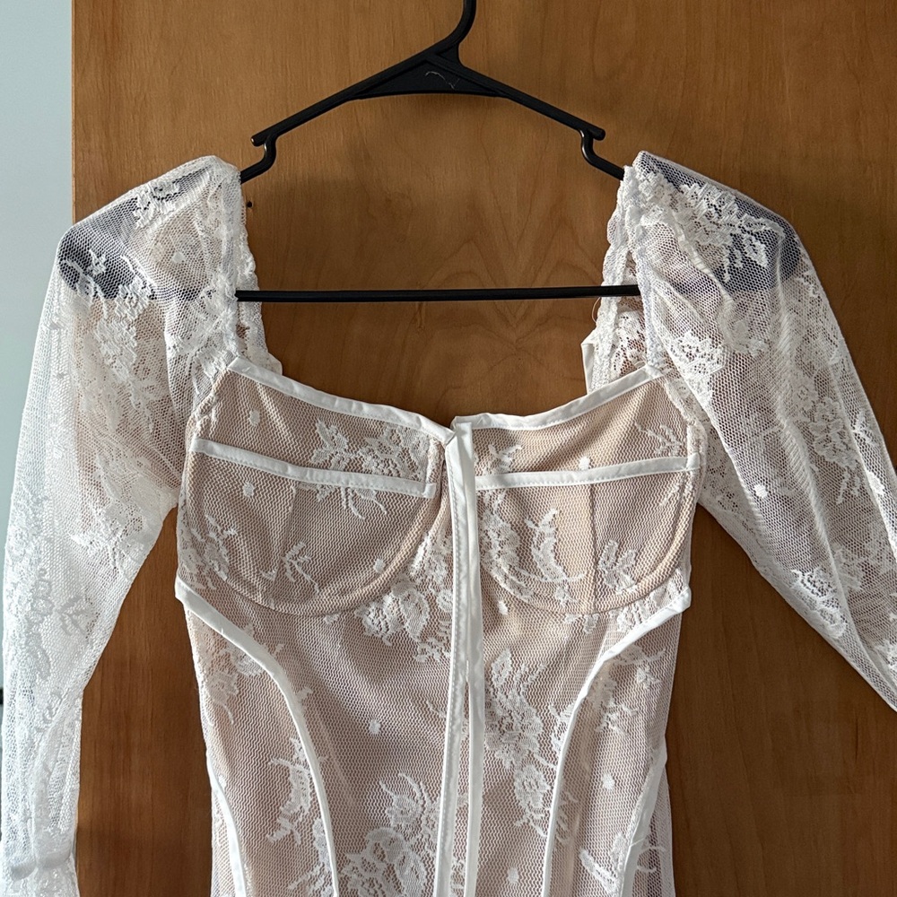Elegant White Lace Maxi Dress - Picture 4 of 10